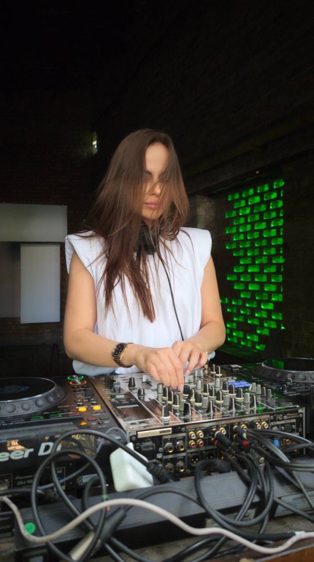 Tornada performing a drum and bass DJ set